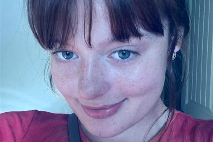 Willow, 27, a red green-eyed caucasian companion based in Dornheim. Offering 69, Dinner Date, Fetish. Available for incall and outcall, day and evening dates.