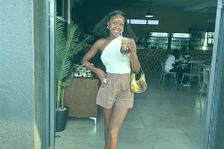 Willow, 27 — Escort in Magogeni, South Africa
