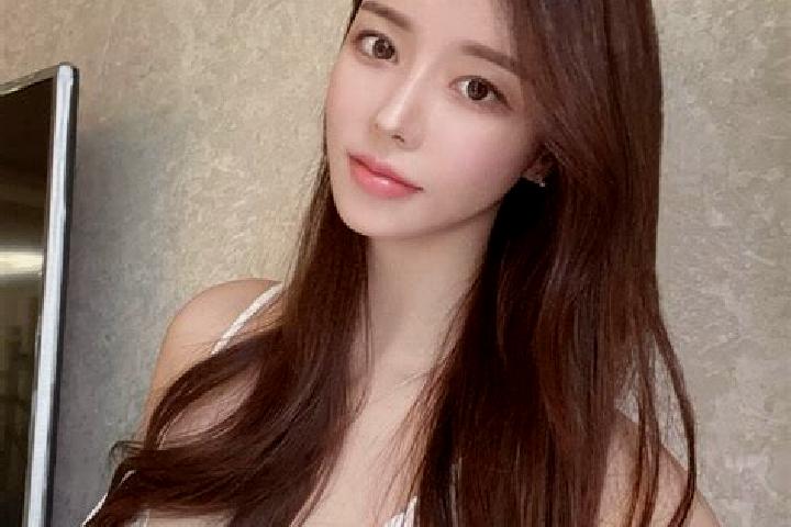 Willow, 27 — Escort in Qiaogu, China