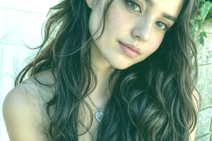 Willow, 28, a auburn amber-eyed caribbean companion based in Canlaon. Offering 69, Overnight, GFE. Available for incall and outcall, day and evening dates.