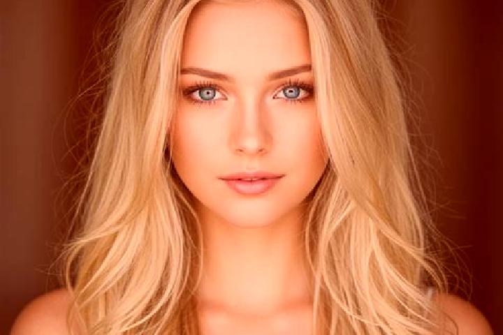 Willow, 28, a blonde grey-eyed mixed companion based in Divripo. Offering Dinner Date, OWO, BDSM. Available for incall and outcall, overnight bookings availa...