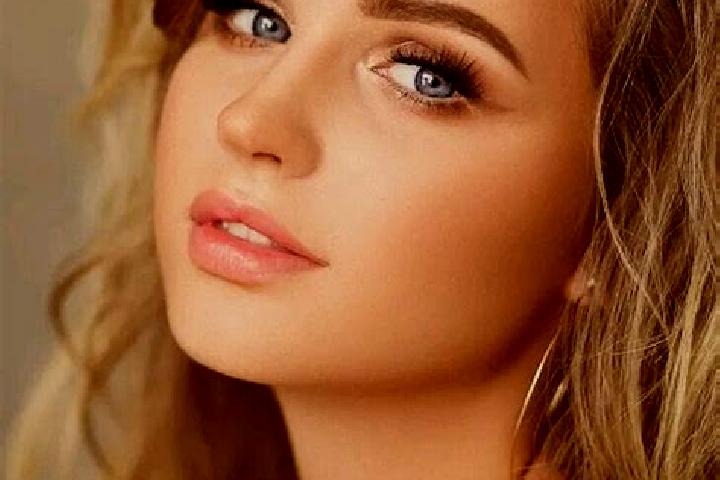 Willow, 28, a dark blonde blue-eyed indian companion based in Pequi. Offering Fetish, Dinner Date, Domination, Erotic Massage. Available for incall and outca...