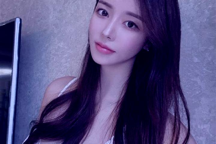 Willow, 28 — Escort in Zhaoxiang, China