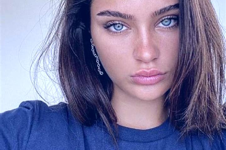 Willow, 29, a brunette dark-eyed caucasian companion based in Banarankrajan. Offering Striptease, Fetish, Travel Companion. Available for incall and outcall,...