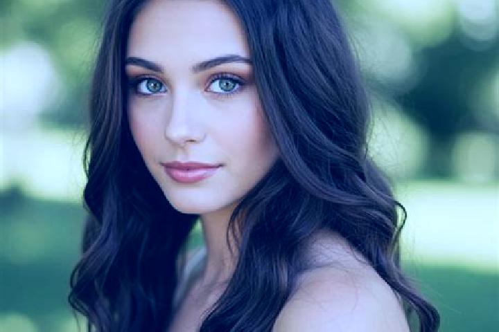 Willow, 29, a brunette hazel-eyed slavic companion based in Boedefeld. Offering Erotic Massage, Couples, OWO. Available for incall and outcall, day and eveni...
