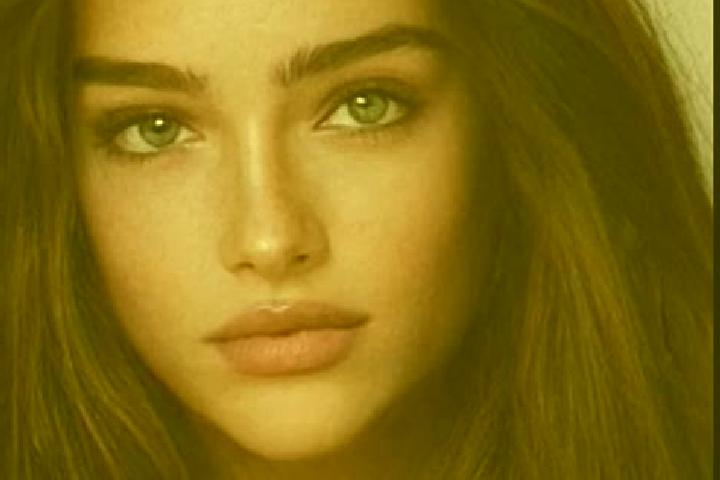 Willow, 29, a chestnut grey-eyed caucasian companion based in Zeletice. Offering Deep French Kissing, CIM, GFE. Available for incall and outcall, day and eve...