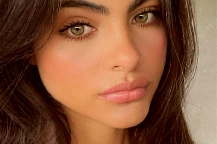 Willow, 30, a blonde dark-eyed indian companion based in Saint-Vincent-Sterlanges. Offering Striptease, Tantra. Available for incall and outcall, day and eve...