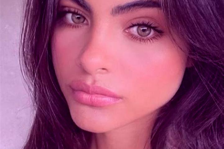 Willow, 30, a chestnut hazel-eyed middle eastern companion based in Hacihalilarpac. Offering Deep French Kissing, Tantra, GFE, Couples, Girlfriend Experience...