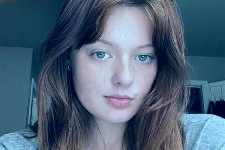 Willow, 31, a auburn dark-eyed european companion based in Baishui. Offering A-Level, Travel Companion, Dinner Date. Available for incall and outcall, day an...
