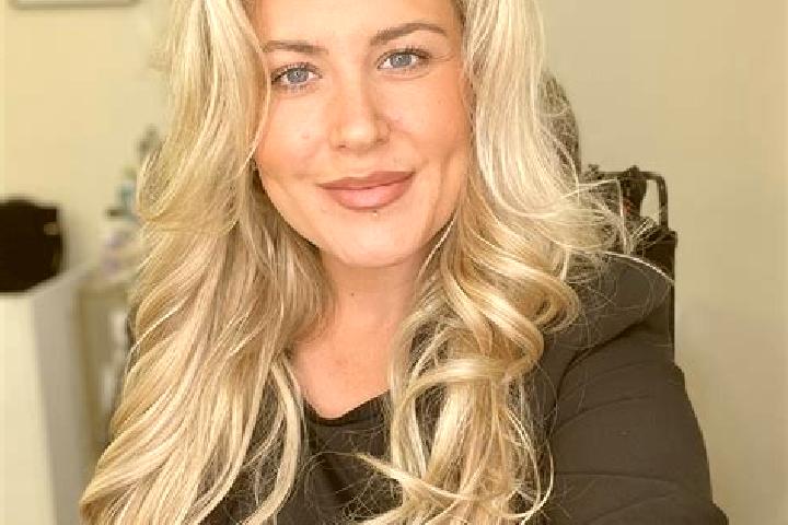 Willow, 31 — Escort in Raunds, United Kingdom
