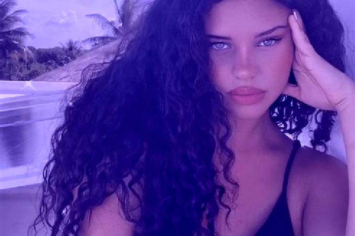 Willow, 32, a black grey-eyed latina companion based in Urk. Offering Tantra, OWO, Massage, GFE. Available for incall and outcall, day and evening dates.
