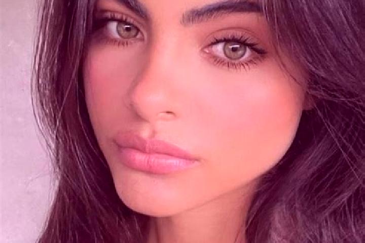 Willow, 32, a black hazel-eyed latina companion based in Starove. Offering BDSM, Roleplay, Striptease. Available for incall and outcall, day and evening dates.