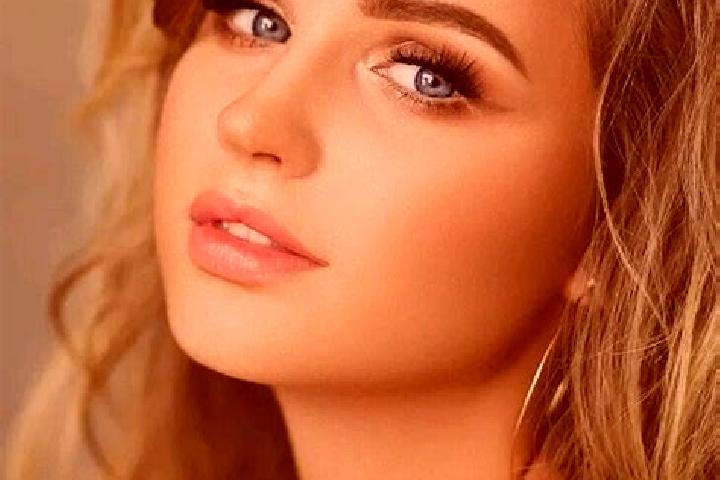 Willow, 33, a dark blonde blue-eyed asian companion based in Komsomolsk-on-Amur. Offering OWO, Duos, Roleplay, Erotic Massage. Available for incall and outca...