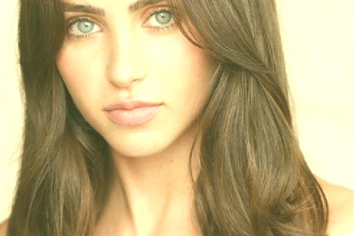 Willow, 33, a dark blonde grey-eyed latina companion based in Espeluy. Offering A-Level, Erotic Massage, OWO, BDSM. Available for incall and outcall, overnig...