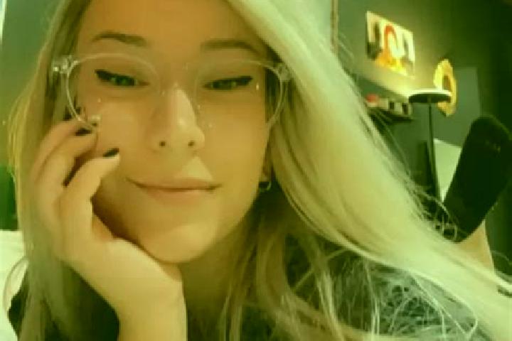 Willow, 33, a platinum blonde grey-eyed ebony companion based in Guilden Sutton. Offering Striptease, A-Level, Tantra, Erotic Massage, Duos. Available for in...