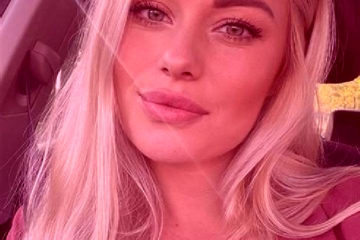 Willow, 34, a blonde hazel-eyed mediterranean companion based in Middelplaas. Offering Roleplay, Striptease, Duos, BDSM. Available for incall and outcall, da...