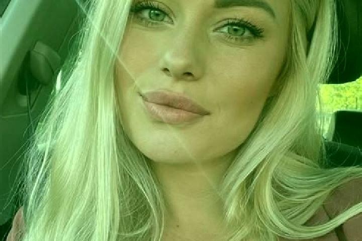 Willow, 34, a blonde hazel-eyed mediterranean companion based in Trittau. Offering GFE, Fetish, Striptease, Deep French Kissing. Available for incall and out...