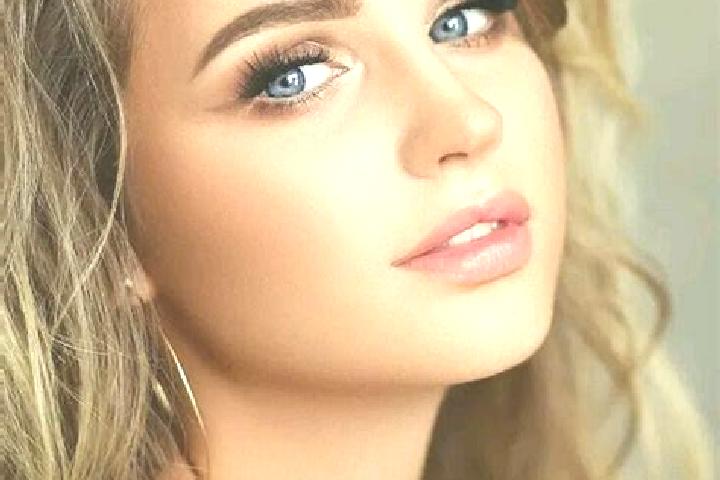 Willow, 34, a dark blonde blue-eyed mediterranean companion based in Gabarin. Offering Overnight, Travel Companion, Massage, Domination, Party Girl. Availabl...