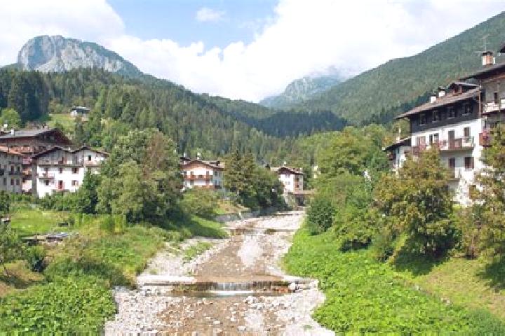Willow, 34 — Escort in Forni di Sotto, Italy