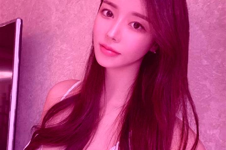 Willow, 34 — Escort in Heqiao, China