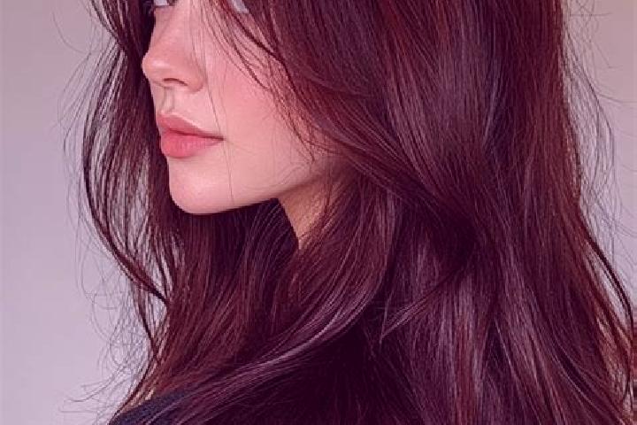 Willow, 35, a auburn brown-eyed caucasian companion based in Kyoto. Offering Couples, CIM, GFE. Available for incall and outcall, day and evening dates.