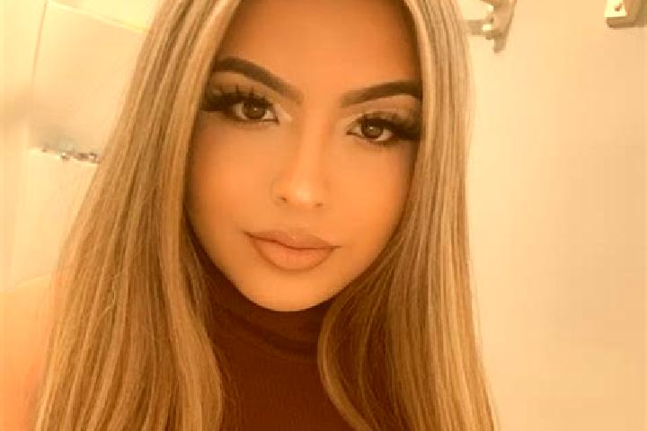 Willow, 35, a blonde amber-eyed latina companion based in Jawakisa. Offering A-Level, Girlfriend Experience. Available for incall and outcall, day and evenin...