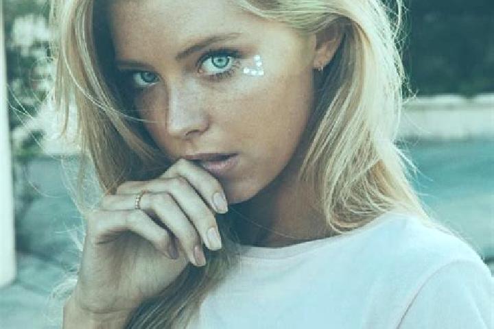 Willow, 35, a blonde blue-eyed indian companion based in Kushtanovytsia. Offering Massage, Tantra, OWO, Prostate Massage. Available for incall and outcall, d...