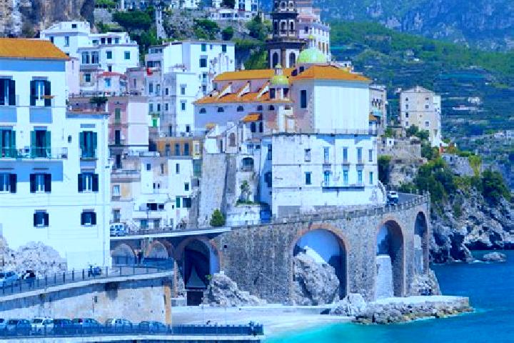 Willow, 35 — Escort in Valda, Italy