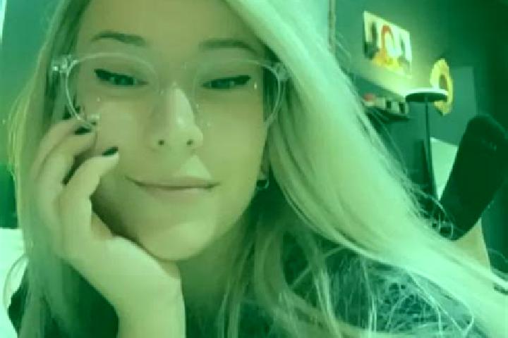Willow, 36, a blonde grey-eyed caucasian companion based in Londa. Offering Deep French Kissing, GFE, Fetish, CIM. Available for incall and outcall, overnigh...