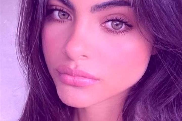 Willow, 36, a chestnut dark-eyed caucasian companion based in Buena Vista. Offering Deep French Kissing, Dinner Date, GFE, Girlfriend Experience, BDSM. Avail...