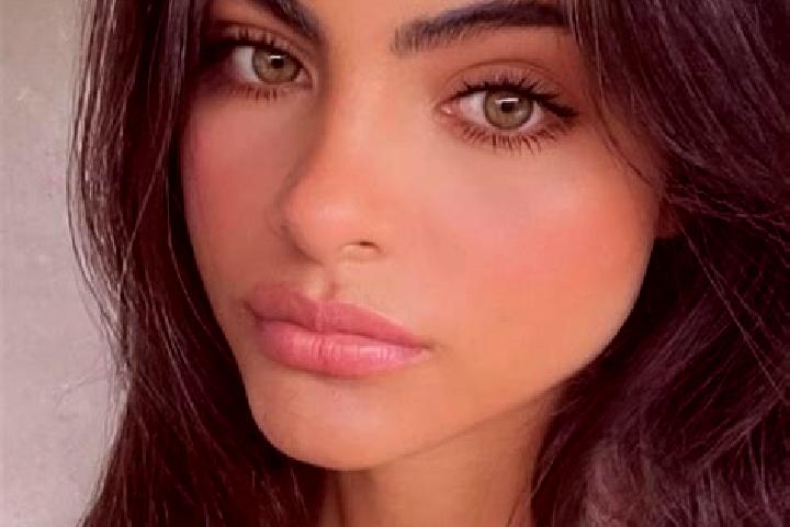 Willow, 36, a chestnut dark-eyed european companion based in Thorndon. Offering Erotic Massage, Prostate Massage, A-Level, Couples. Available for incall and ...