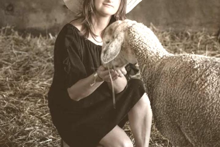 Willow, 36 — Escort in Noyers-Pont-Maugis, France