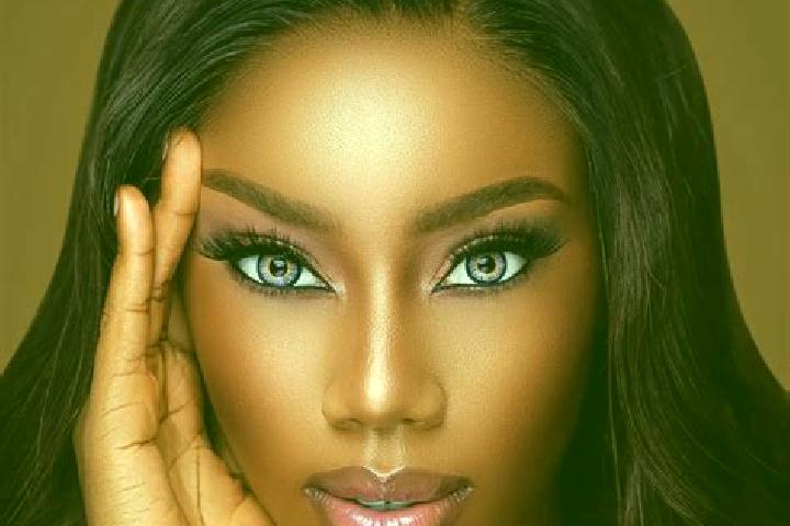 Willow, 37, a auburn blue-eyed ebony companion based in Origny-Sainte-Benoite. Offering Prostate Massage, Striptease, GFE. Available for incall and outcall, ...