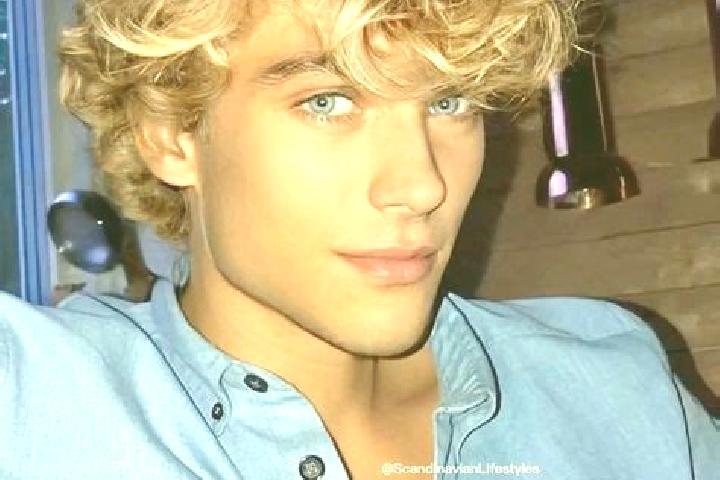 Willow, 37, a blonde blue-eyed middle eastern companion based in Assesse. Offering A-Level, Roleplay, Deep French Kissing, OWO. Available for incall and outc...