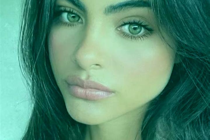 Willow, 37, a brunette green-eyed latina companion based in Parmezzana Calzana. Offering Roleplay, CIM, Fetish, Party Girl, Massage. Available for incall and...