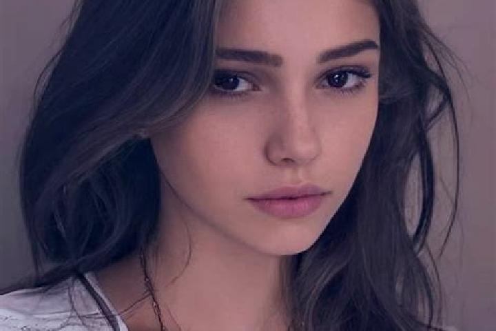 Willow, 37, a chestnut grey-eyed slavic companion based in Devgarh. Offering BDSM, Girlfriend Experience, Travel Companion, CIM. Available for incall and out...