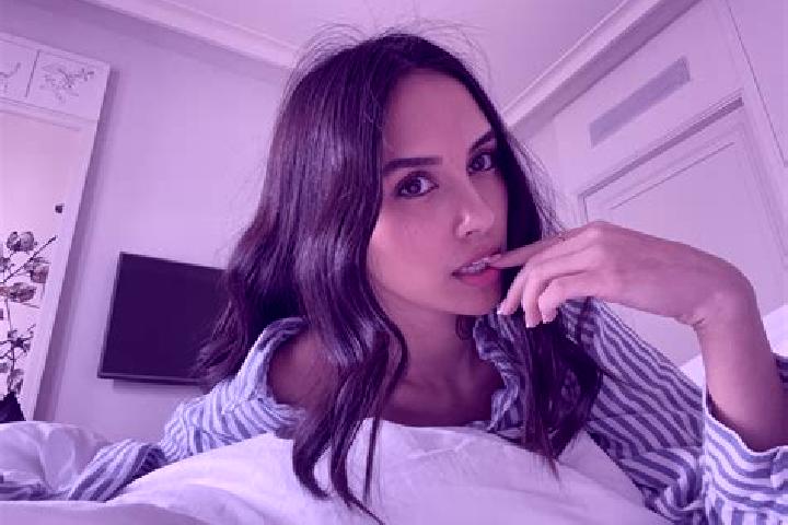 Willow, 37, a red brown-eyed slavic companion based in Hosa ina. Offering Travel Companion, Girlfriend Experience, Dinner Date, Striptease. Available for inc...