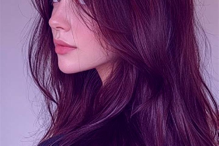 Willow, 38, a auburn brown-eyed european companion based in Alexandria. Offering Travel Companion, A-Level, Striptease, GFE. Available for incall and outcall...