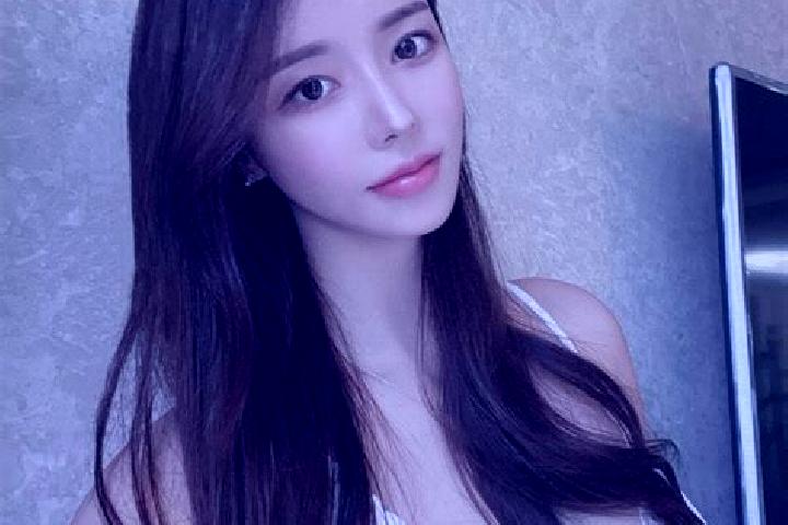 Willow, 38 — Escort in Banqiaotou, China