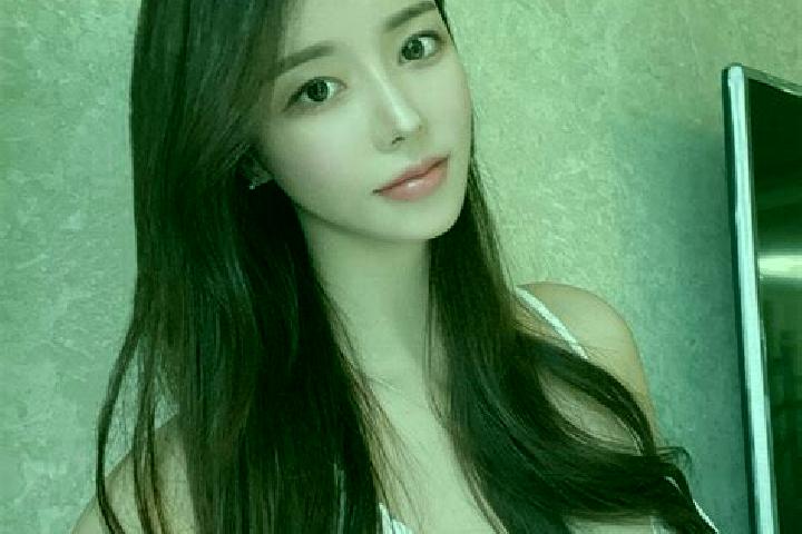 Willow, 38 — Escort in Efeng, China