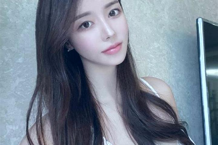 Willow, 38 — Escort in Godog, Indonesia