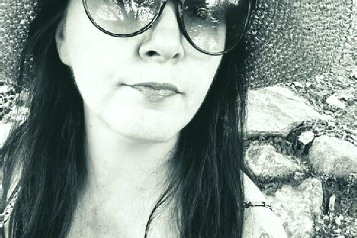 Willow, 38 — Escort in Les Trois-Pierres, France