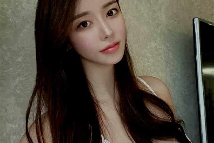 Willow, 38 — Escort in Menuma, Japan