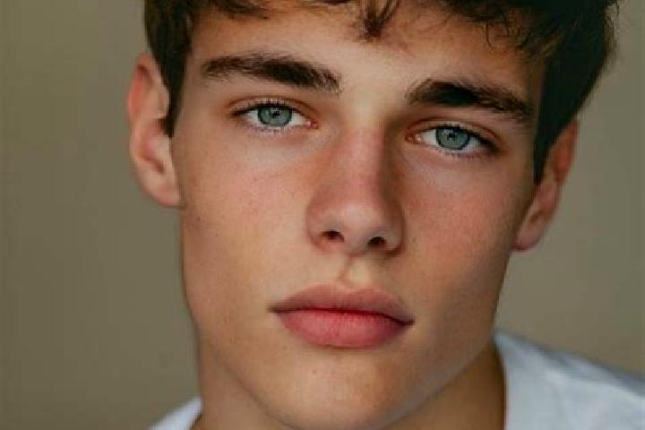 Willow, 39, a red brown-eyed caucasian companion based in Anjo. Offering Roleplay, Massage, CIM. Available for incall and outcall, overnight bookings available.