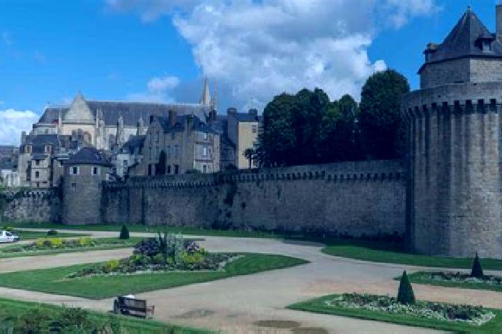 Willow, 39 — Escort in Vannes, France