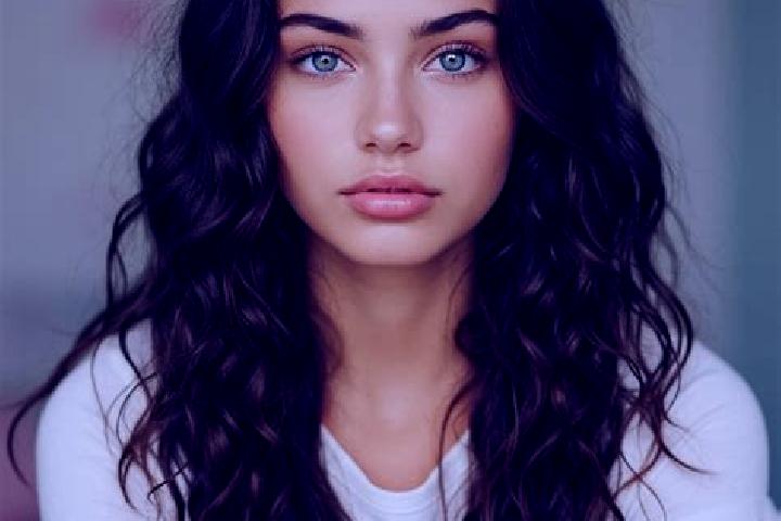 Zoe, 20, a auburn amber-eyed mediterranean companion based in Pascualcobo. Offering Massage, Girlfriend Experience, OWO. Available for incall and outcall, da...