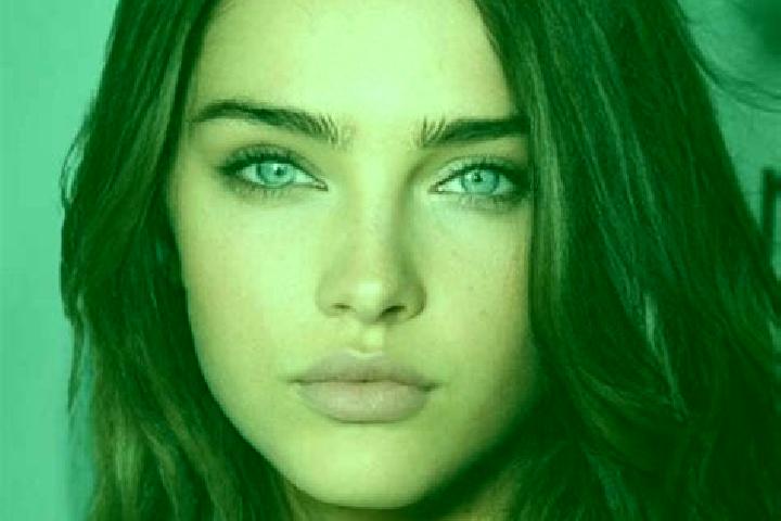 Zoe, 20, a brunette amber-eyed european companion based in Greystoke. Offering A-Level, Duos, Striptease, Tantra, Party Girl. Available for incall and outcal...