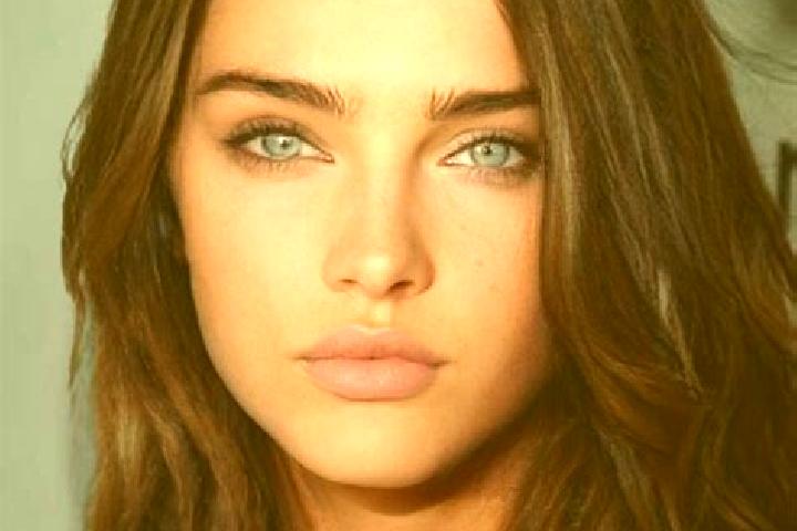 Zoe, 20, a brunette grey-eyed slavic companion based in Fresno de Cantespino. Offering Tantra, Duos, OWO. Available for incall and outcall, day and evening d...