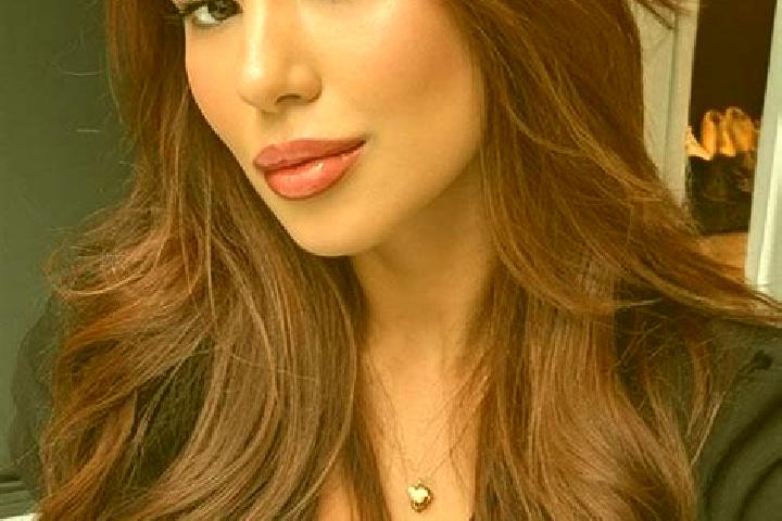 Zoe, 20, a chestnut brown-eyed latina companion based in Bjoernaenge. Offering BDSM, Girlfriend Experience, GFE, Domination, CIM. Available for incall and ou...