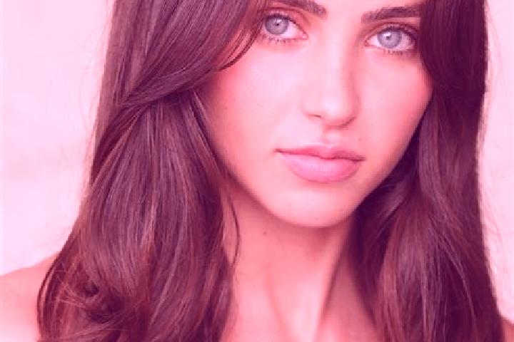 Zoe, 20, a red dark-eyed latina companion based in Ramseiden. Offering BDSM, Fetish, Massage. Available for incall and outcall, overnight bookings available.